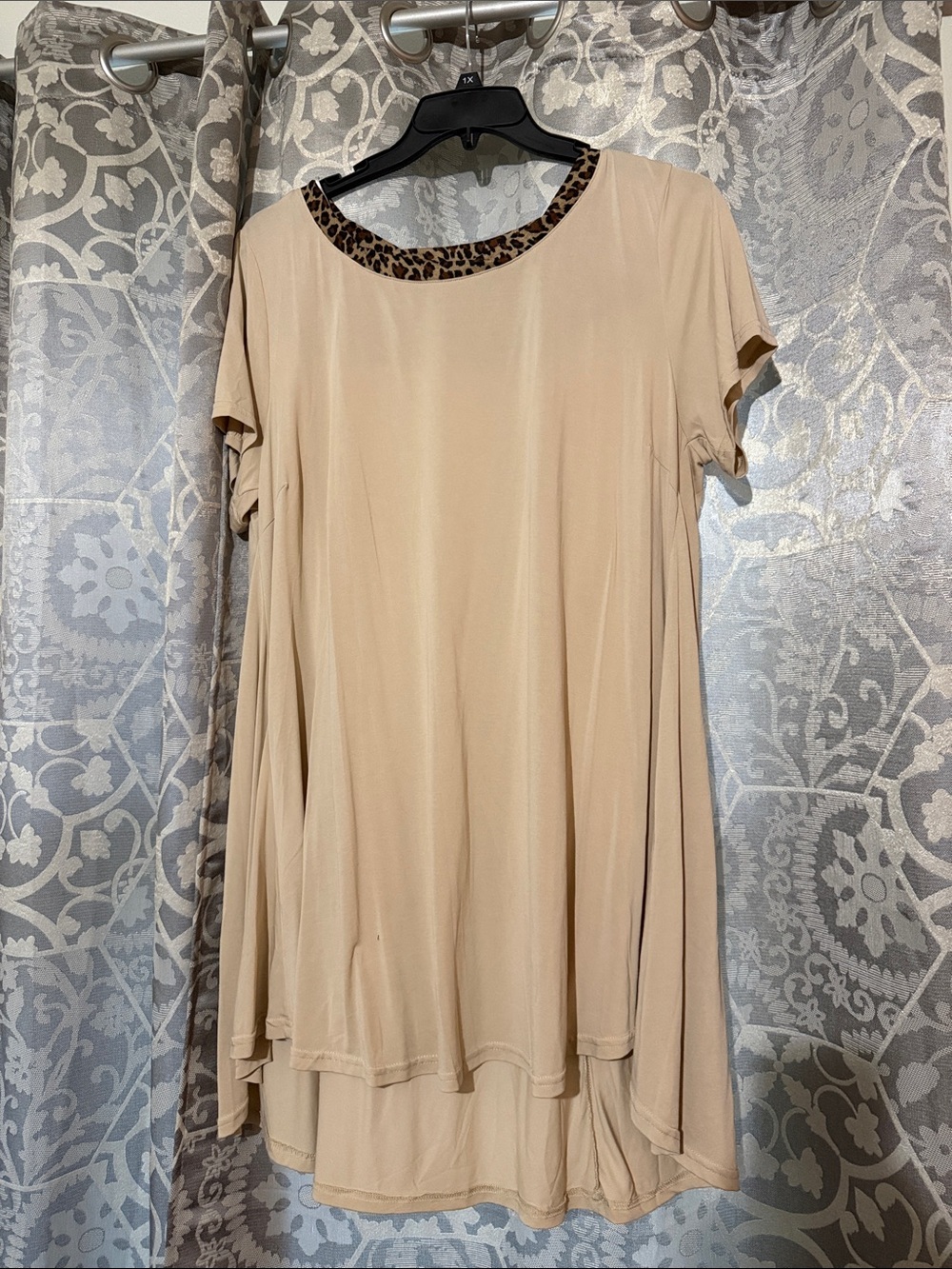 Umgee Beige Short-Sleeve Tunic with Leopard Trim